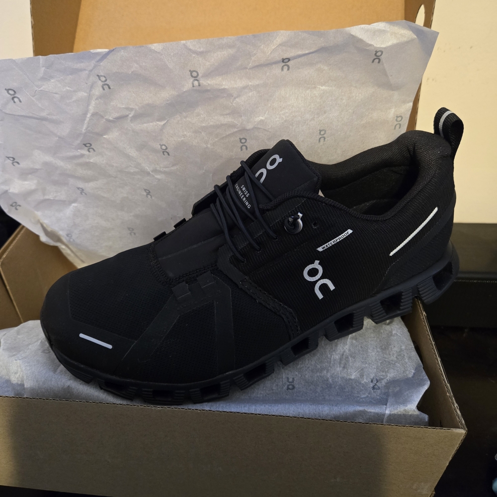 On Women's Black Athletic Shoes